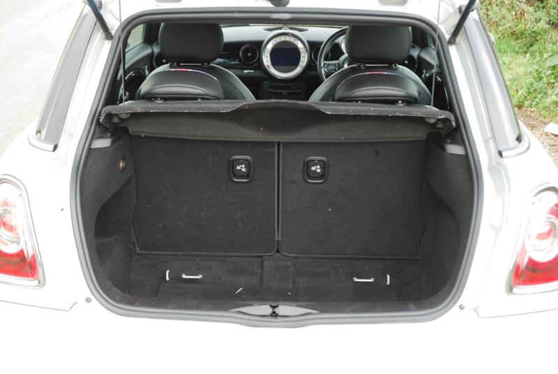 MINI HATCH