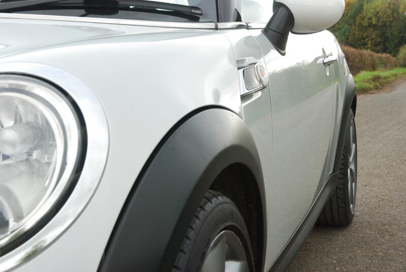 MINI HATCH