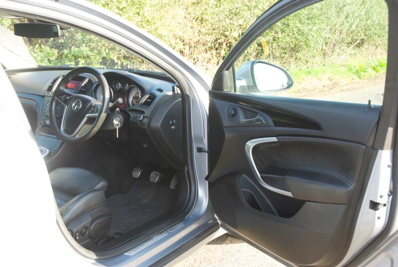 VAUXHALL INSIGNIA