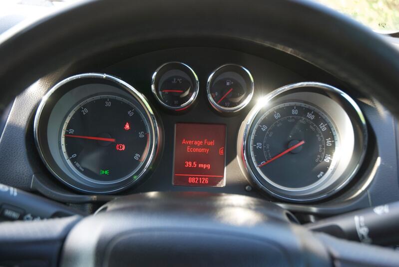 VAUXHALL INSIGNIA