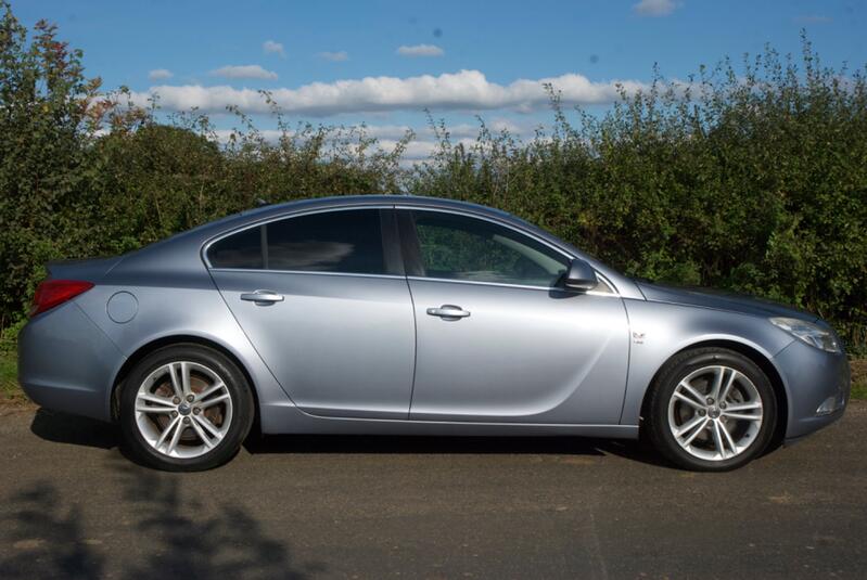 VAUXHALL INSIGNIA