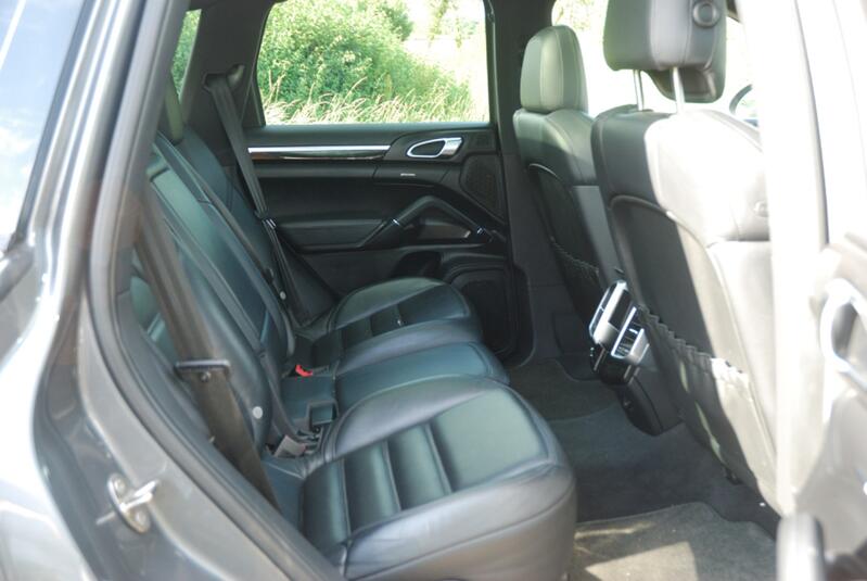PORSCHE CAYENNE