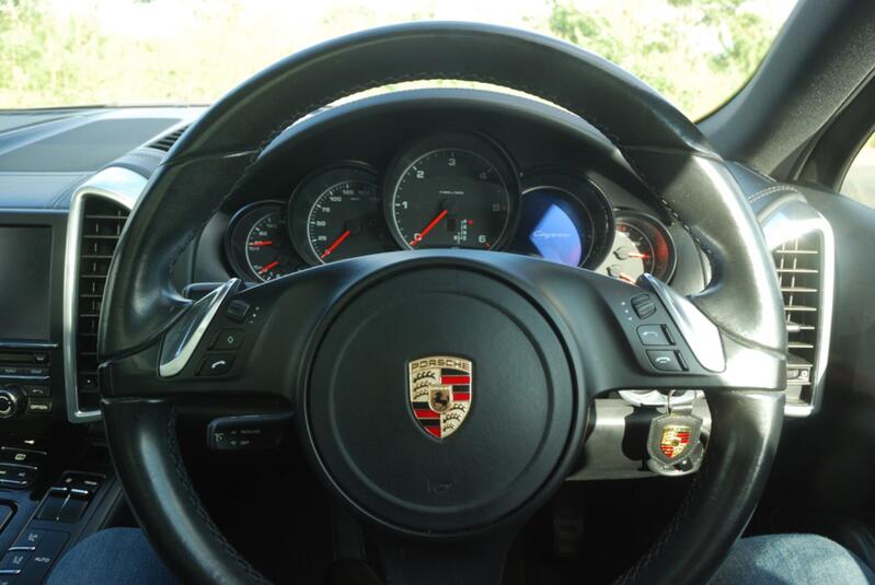 PORSCHE CAYENNE