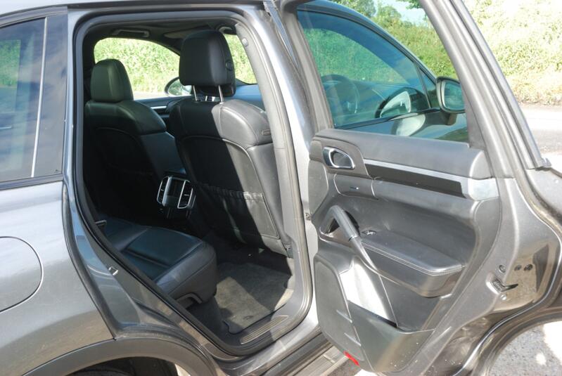 PORSCHE CAYENNE