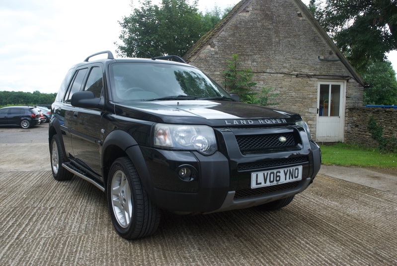 View LAND ROVER FREELANDER TD4 HSE