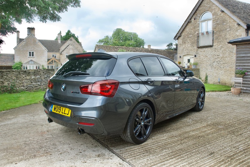 BMW 1 SERIES