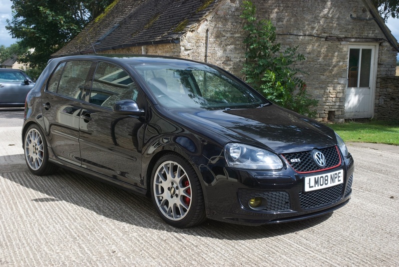 View VOLKSWAGEN GOLF GTI EDITION30 T 230