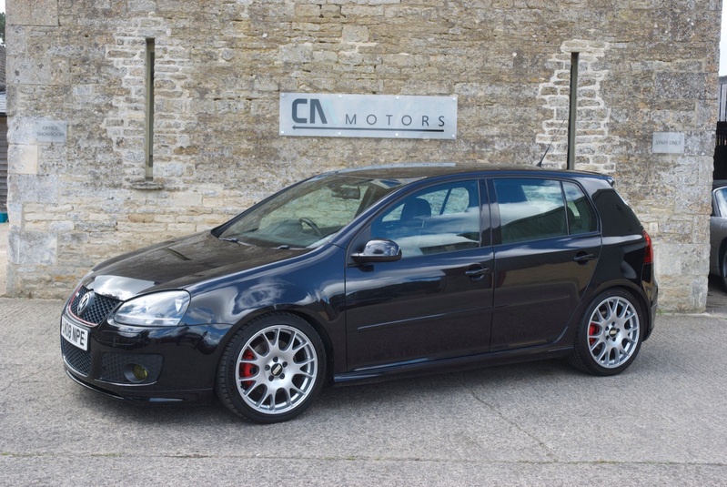 View VOLKSWAGEN GOLF GTI EDITION30 T 230