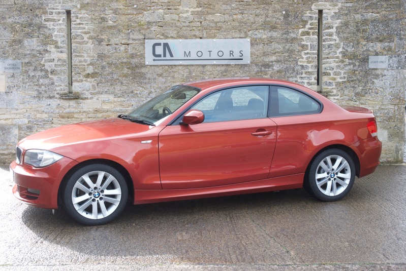 View BMW 1 SERIES 118D SE