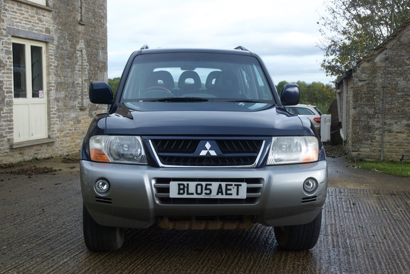 View MITSUBISHI SHOGUN LWB DI-D ELEGANCE