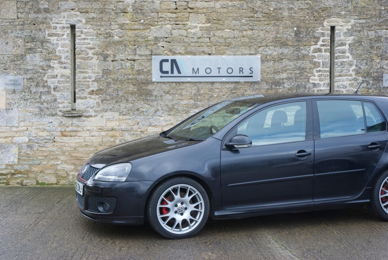 View VOLKSWAGEN GOLF GTI EDITION30 T 230