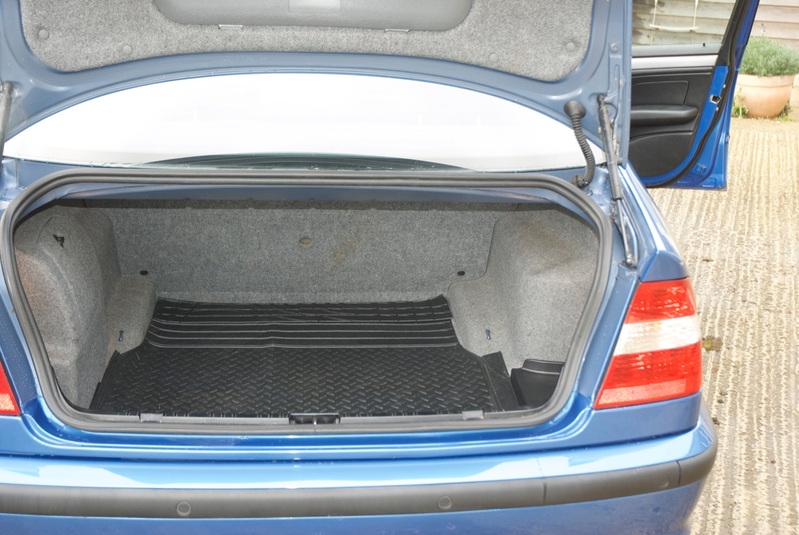 BMW 3 SERIES