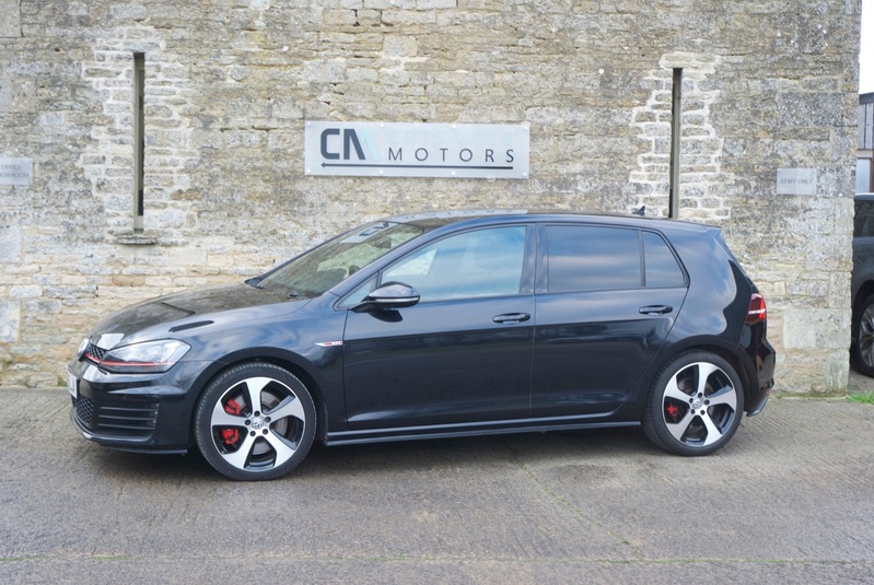 View VOLKSWAGEN GOLF GTI PERFORMANCE DSG