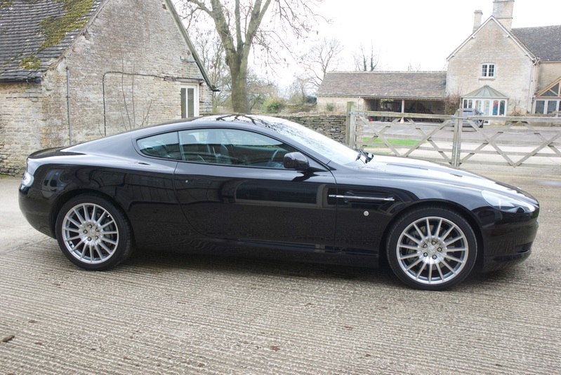 ASTON MARTIN DB9