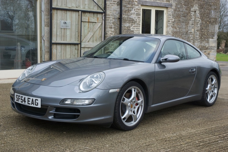 PORSCHE 911