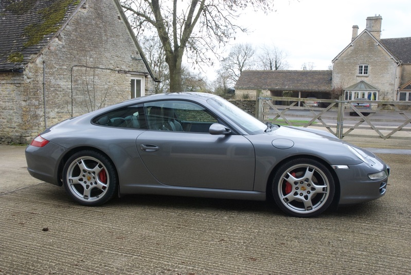 PORSCHE 911