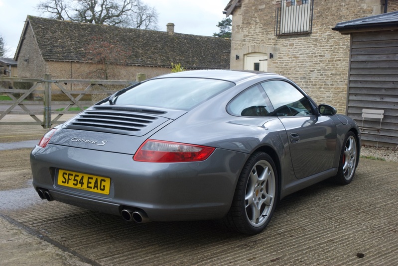 PORSCHE 911