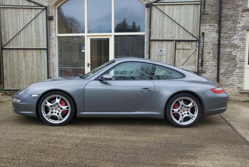 PORSCHE 911
