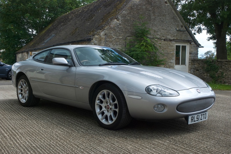 JAGUAR XKR