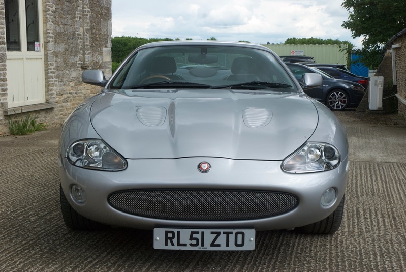 JAGUAR XKR