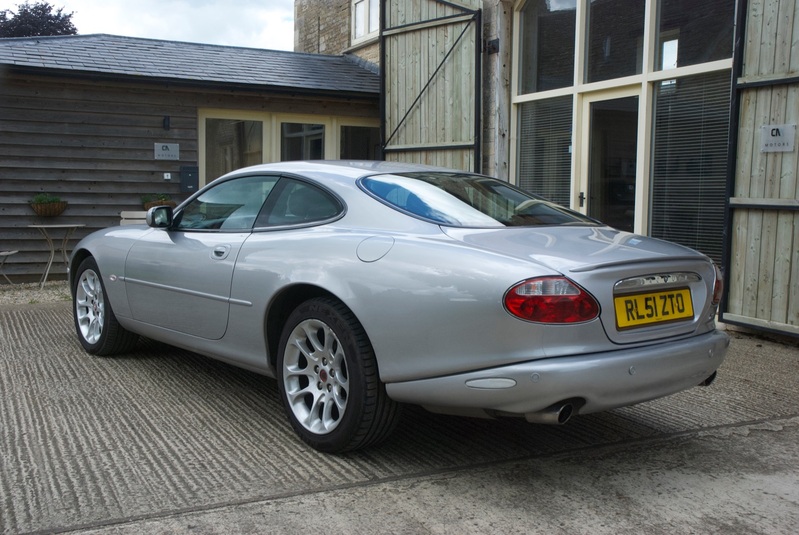 JAGUAR XKR