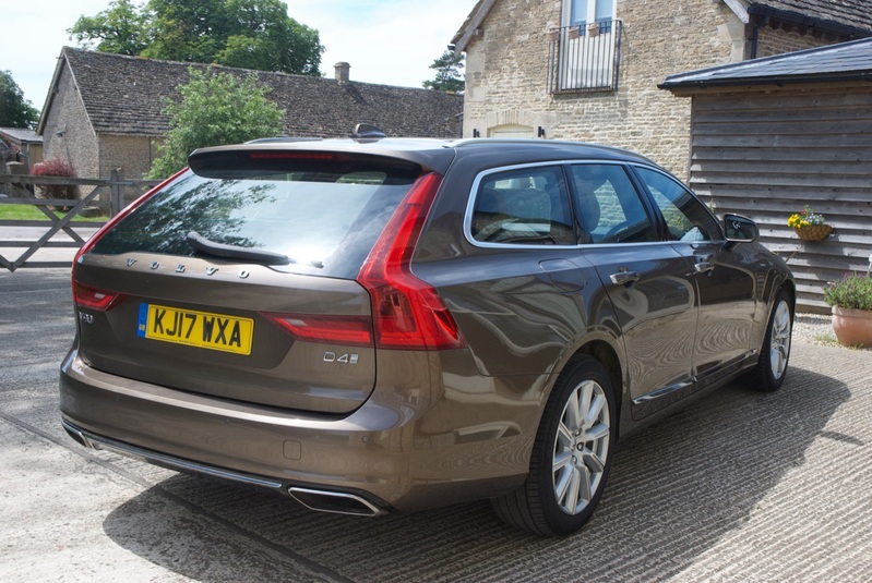 VOLVO V90