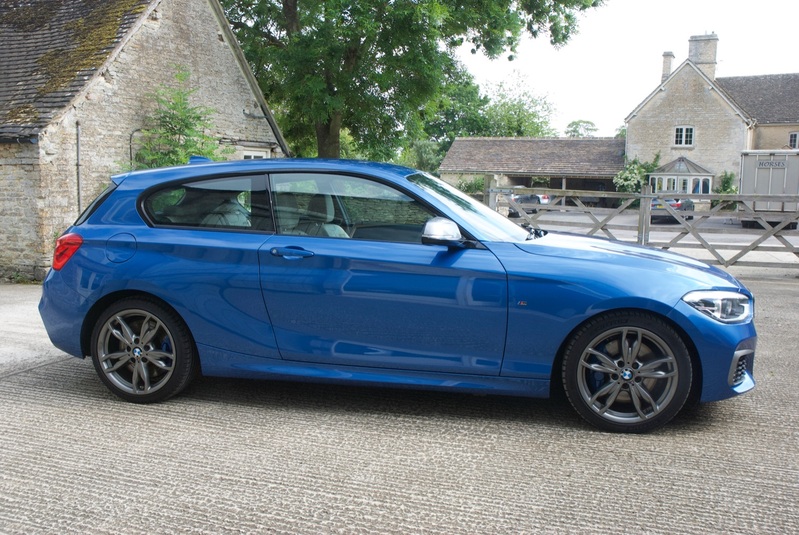 BMW 1 SERIES