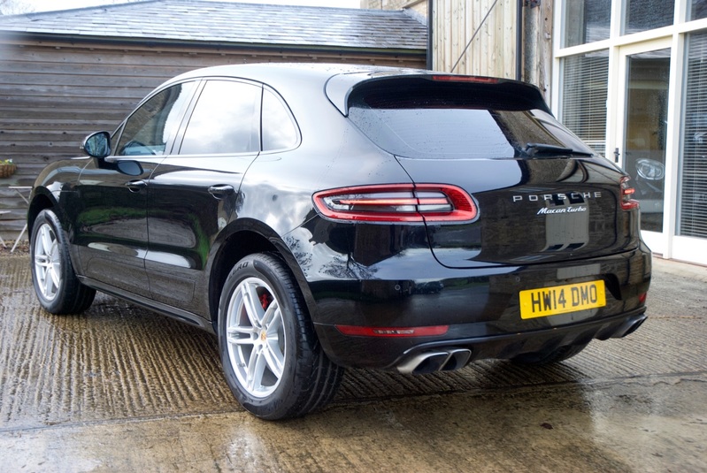 PORSCHE MACAN