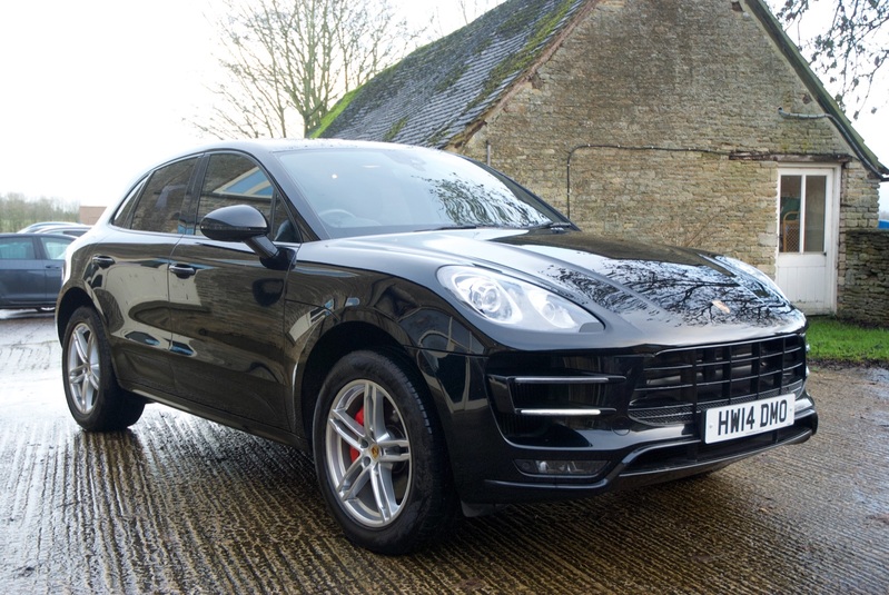 PORSCHE MACAN