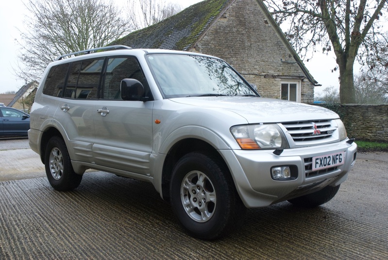 View MITSUBISHI SHOGUN LWB V6 ELEGANCE