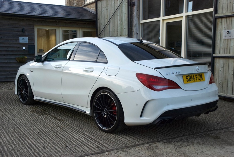 MERCEDES-BENZ CLA