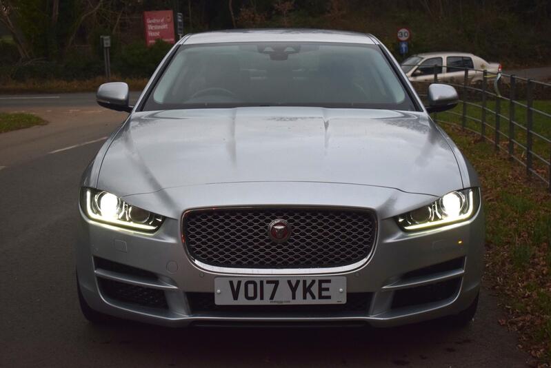 View JAGUAR XE 2.0 d Portfolio 