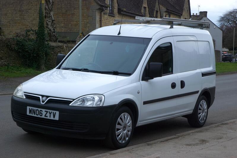 View VAUXHALL COMBO 2000 CDTI